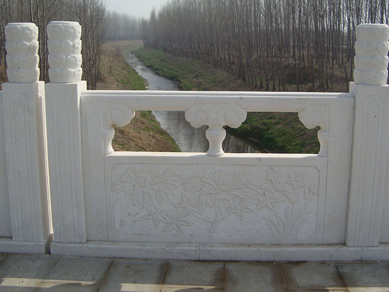 乡村河面精美雕刻桥栏杆